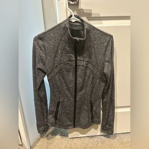 Lululemon size 6 workout jacket